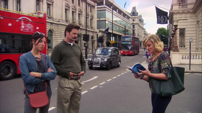 THE LOVE ACTUALLY BUS TOUR STARTS AT 2:30, 