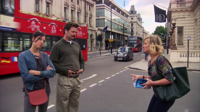 THE LOVE ACTUALLY BUS TOUR STARTS AT 2:30, 