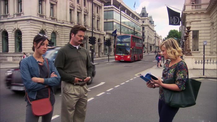 THE LOVE ACTUALLY BUS TOUR STARTS AT 2:30, 