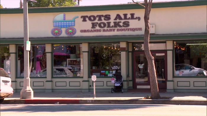 THIS PLACE IS UNBELIEVABLE. IT HAS EVERYTHING I NEED: 
