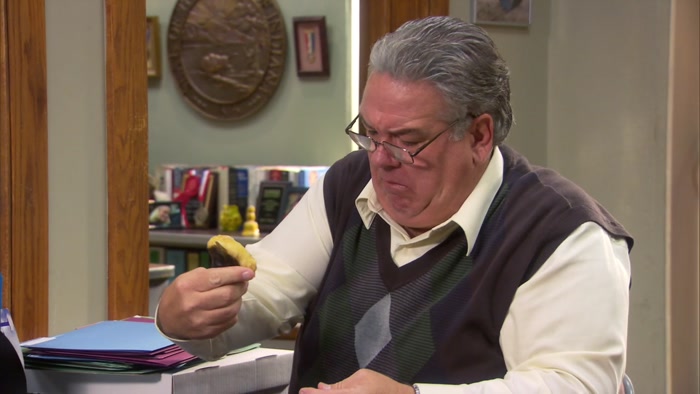 OH HO! SOMEBODY FORGOT A BANANA IN HERE--OOH! 