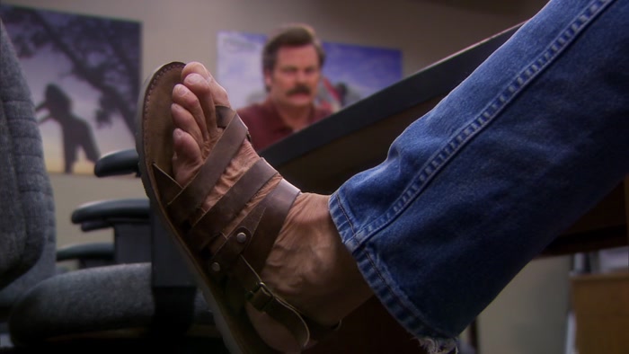 I BELIEVE A MAN'S FEET SHOULD REMAIN UNCAGED. 
