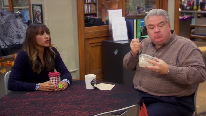 - OKAY, LESLIE'S ON HER WAY IN. - IS SHE OKAY? 