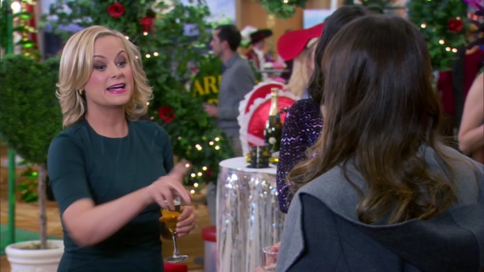 - MY GOD, THIS IS AMAZING. - THAT'S SPARKLING CIDER. 