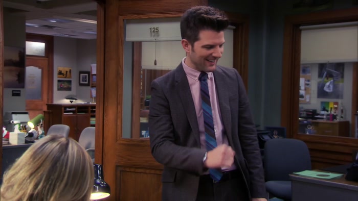 OH, I CAN'T BELIEVE I ACTUALLY DEFEATED LESLIE KNOPE AT A GIFT EXCHANGE. 