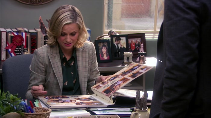 OH, I CAN'T BELIEVE I ACTUALLY DEFEATED LESLIE KNOPE AT A GIFT EXCHANGE. 