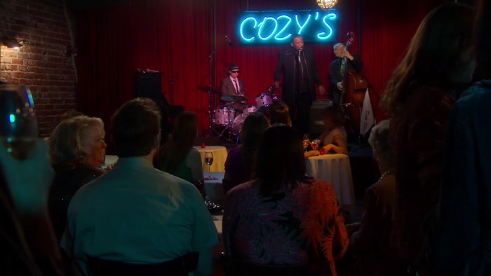 LADIES AND GENTLEMEN, PUT YOUR JAZZY HANDS TOGETHER FOR MY MAN, MR. DUKE SILVER! 