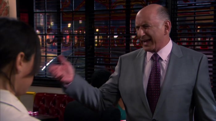 YOU HAVE NO IDEA HOW TO RUN A RESTAURANT. 