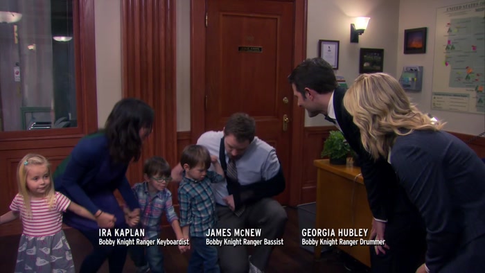 - AND AUNTY APRIL, OKAY? - LET'S GO, MUNCHKINS. 