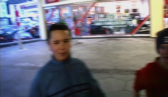 - LOOK, HE'S A PAEDO! - PAEDO! 