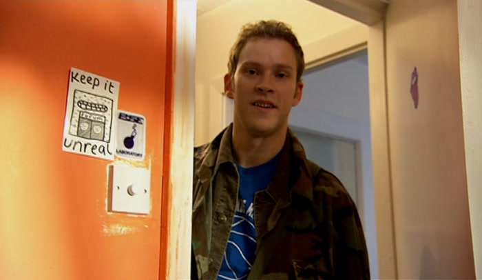 - JEZ. - WHAT'S GOING...? 
