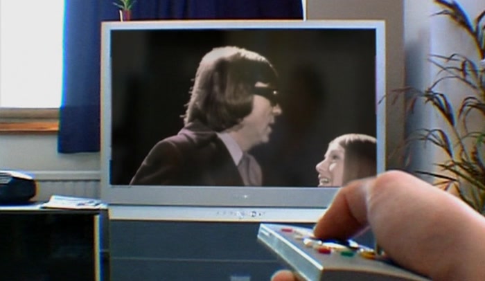 - RIGHT. - BLIMEY, WHAT'S GOD UP TO? 
