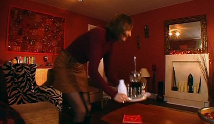 I WAS WONDERING. YOU'RE AN URBAN, SWITCHED-ON LADY. 