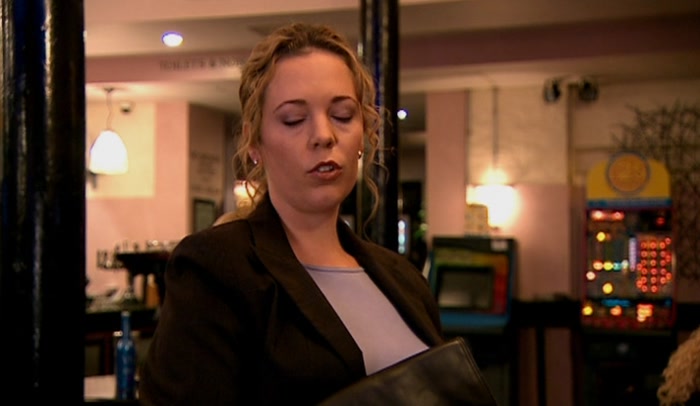 IT'S NOT A WIG, ALAN. THAT'S ACTUALLY HER HAIR. 
