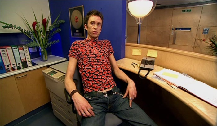 IS TO PICK UP A FOUR-PINTER ON THE WAY IN, ASK RON IF HE WANTS A LATTE... 