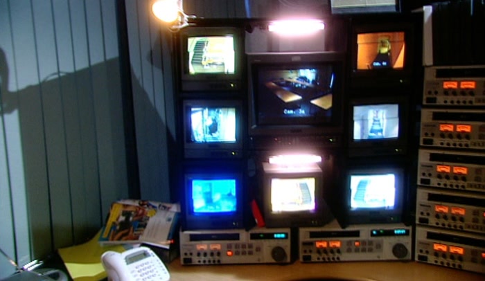 BLIMEY, MATE. LOOK AT ALL THESE TVS.  