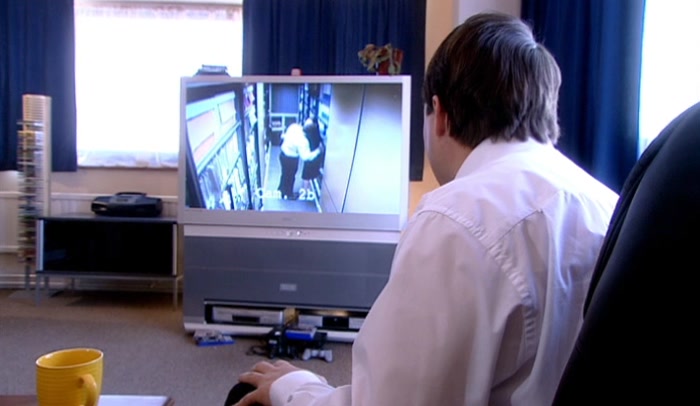 - DID YOU SEE THE PUSH, JEREMY? - YEAH, SURE, THAT LOOKED TERRIBLE. 