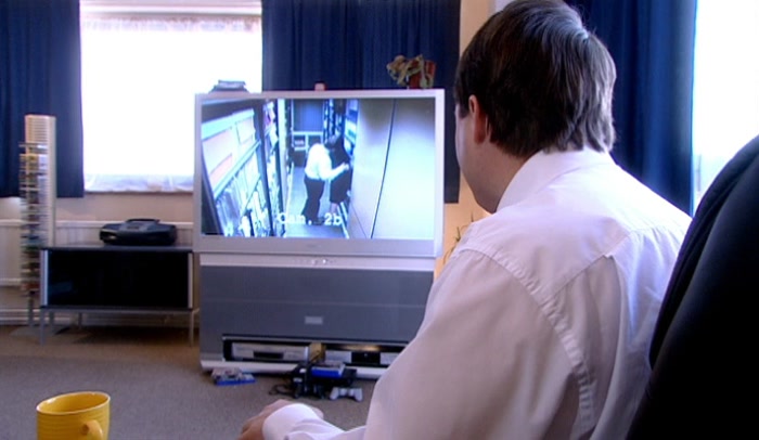- DID YOU SEE THE PUSH, JEREMY? - YEAH, SURE, THAT LOOKED TERRIBLE. 