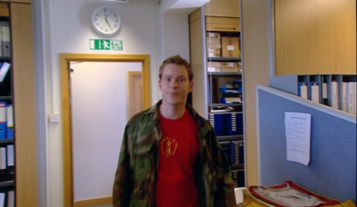 JEREMY, YOU CAN'T JUST POP IN COS YOU'RE BORED. I'LL BE HOME IN AN HOUR. 