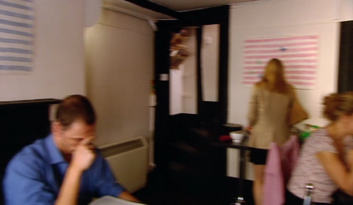 - HI, KAREN! - SOPHIE, BE QUIET! 
