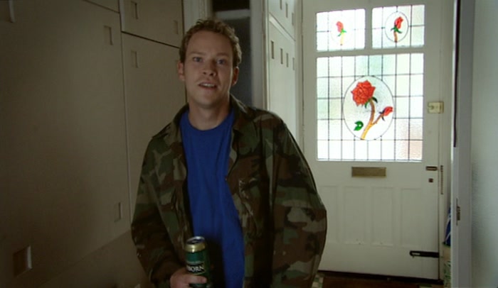 - HEY, JEZ. - HI! SO, SUZE. BRILLIANT TO SEE YOU. 
