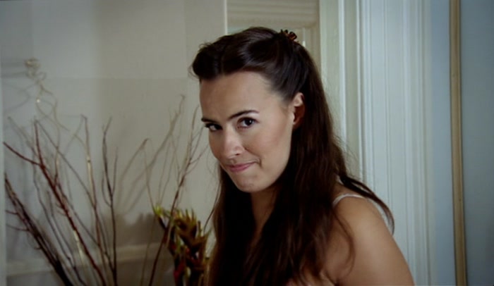 JUST USE A FLANNEL! VICKY DOESN'T WANT TO MISS HER TRAIN! 
