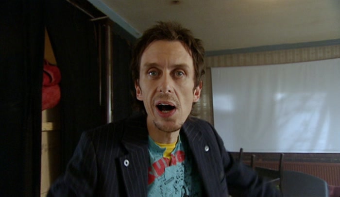 WHAT THE FUCK'S A WASHING MACHINE DOING IN A PUB? 