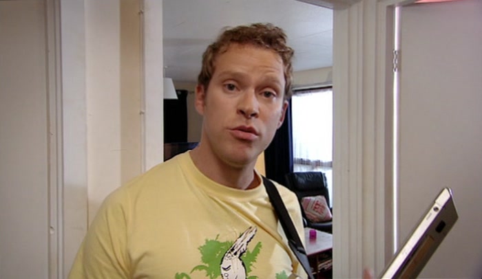 LISTEN, BRO, DO YOU FANCY A BIT OF A JAM? 