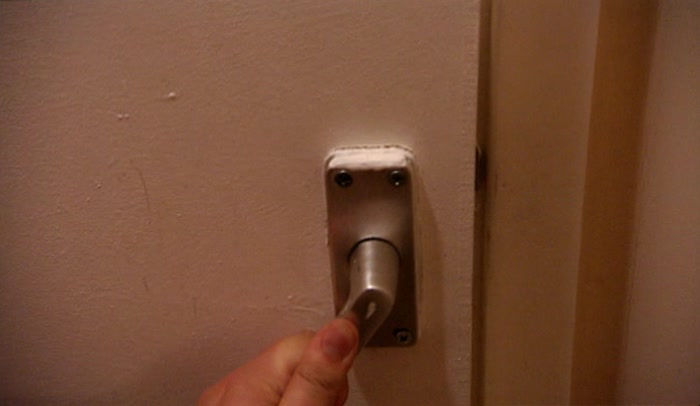 'THIS IS LITERALLY UNBELIEVABLE! I'M LOCKED OUT OF A PARTY 