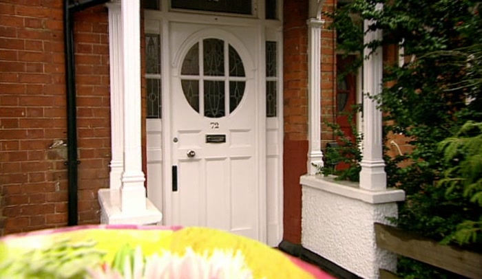 'HERE WE GO, BIG SUZE'S PLACE. IF SHE WON'T TAKE MY CALLS, 