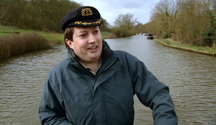 HEY, IS THAT A KINGFISHER?  