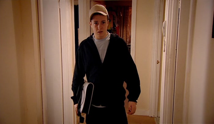 - I'M... I'M LOOKING FOR... KENNY? - KENNY'S NOT HERE. 