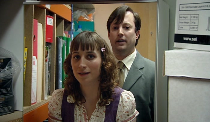 - I DON'T KNOW. - YEAH, YEAH, I BELIEVE SO... 