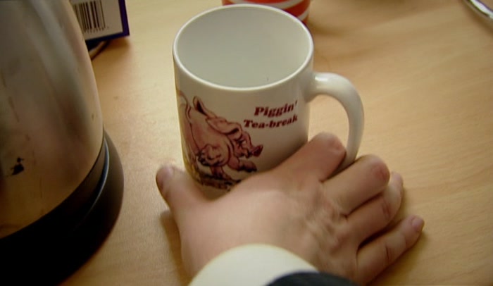 'CUP OF PIGGIN' TEA AND WORK OUT MY PIGGIN' CAMPAIGN STRATEGY. 