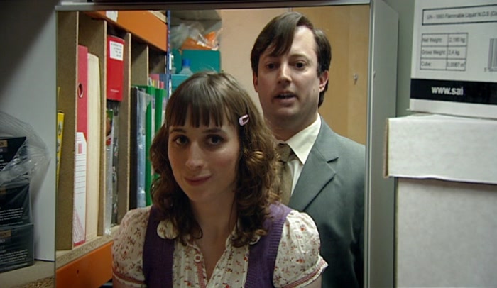 - I DON'T KNOW. - YEAH, YEAH, I BELIEVE SO... 