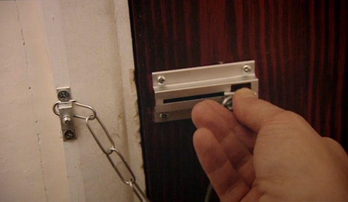 'ANGRY, TWEEDY FATHER! THIS IS A CHAIN-ON SCENARIO.' 