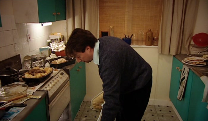 - WHAT'S NICER THAN A ROAST? - YEAH, BUT CHAIN-EATING ROAST? 
