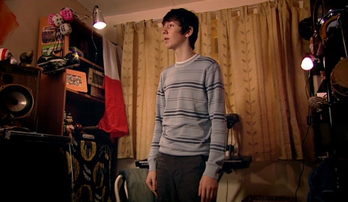 OH, WOW, THIS IS YOUR ROOM! THIS IS SO COOL! 