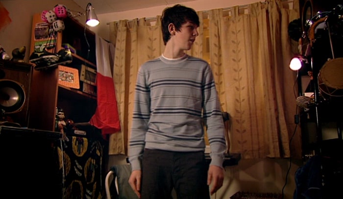 OH, WOW, THIS IS YOUR ROOM! THIS IS SO COOL! 