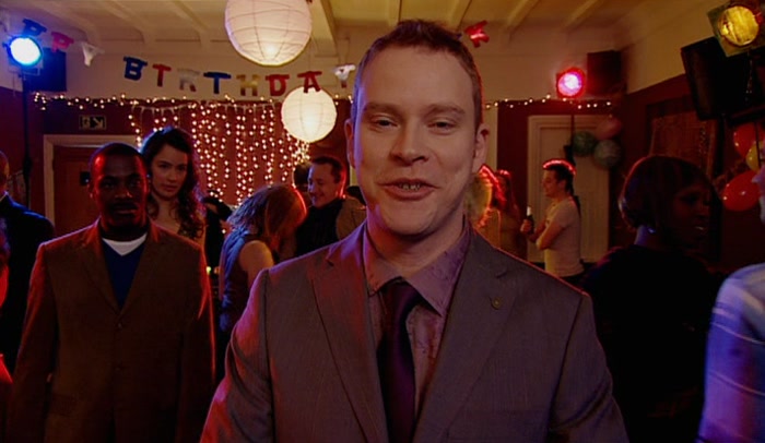 - SO I THOUGHT, NOW'S YOUR CHANCE. - WOW, A VIOLIN! 