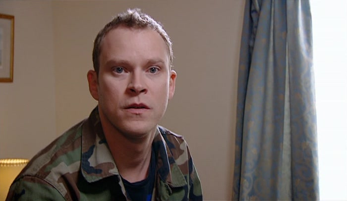 JEZ, MATE, A GUN AT AN AIRPORT? NO, GIVE ME GUNNY. 