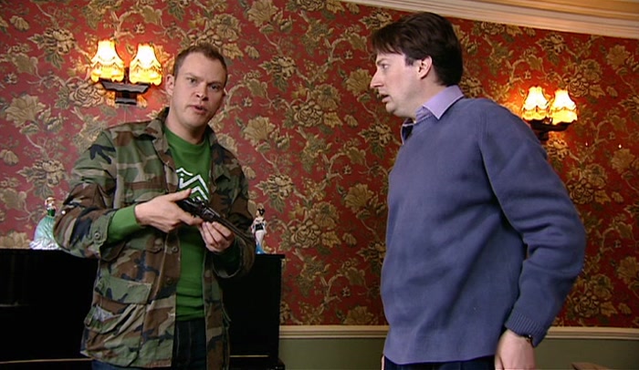 YEAH. I RECKON IT'S A WAR GUN.  