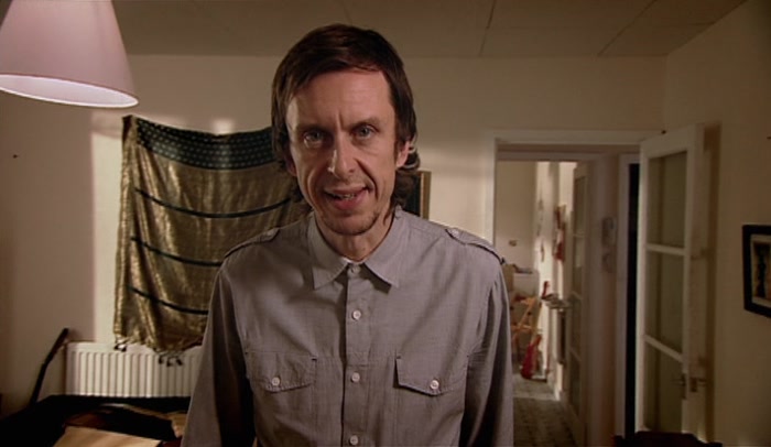 YOU'RE GONNA STAY IN THE DEATH STAR WITH CAPTAIN HADDOCK? HE DOESN'T VALUE YOU. 