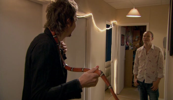 WHOA, SNAKE! MASSIVE! WHAT'S IT CALLED? 