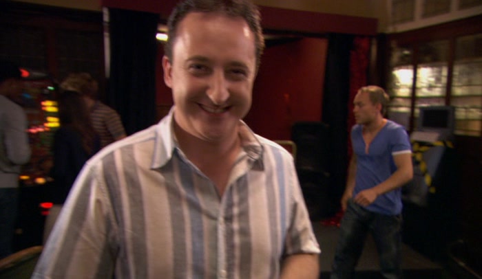 - ALL RIGHT, MATE? - OH, HELLO, JEFF. 