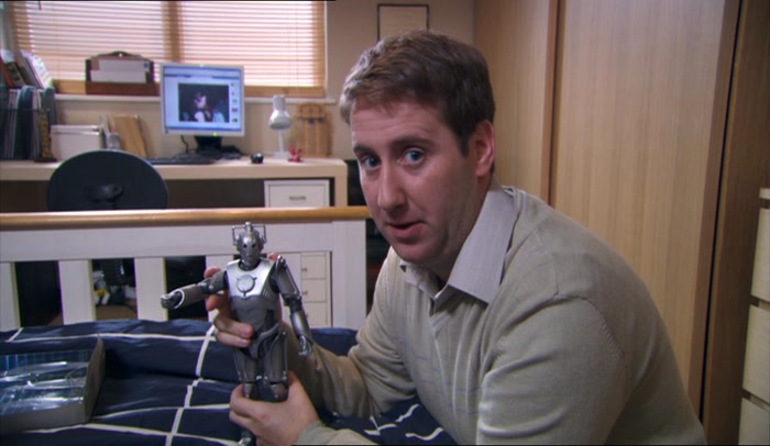 I FEEL UNEASY ABOUT THE NOISES, GERARD. ANYWAY, WOULD A CYBER MAN ATTACK ROOSEVELT? 