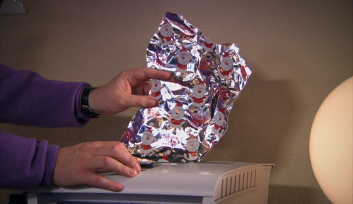 SHREDDER WHIRRS  