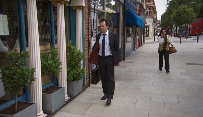 'HE'S WASTING 500 OF MY POUNDS!  