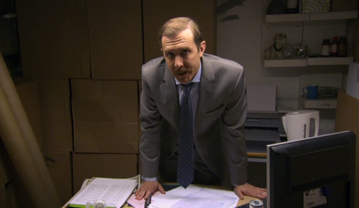 I KNOW THIS PLACE ISN'T GREAT. I'M IN-BETWEEN OFFICES. 