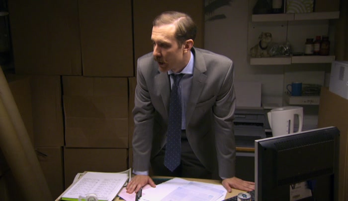 I KNOW THIS PLACE ISN'T GREAT. I'M IN-BETWEEN OFFICES. 